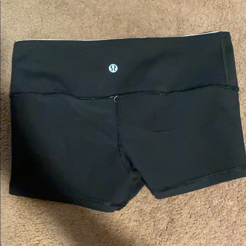 Lululemon booty shorts